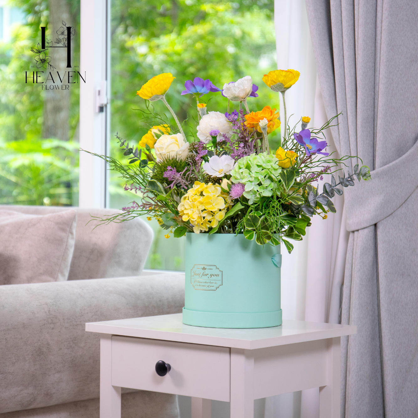 Soft pink roses arrangement